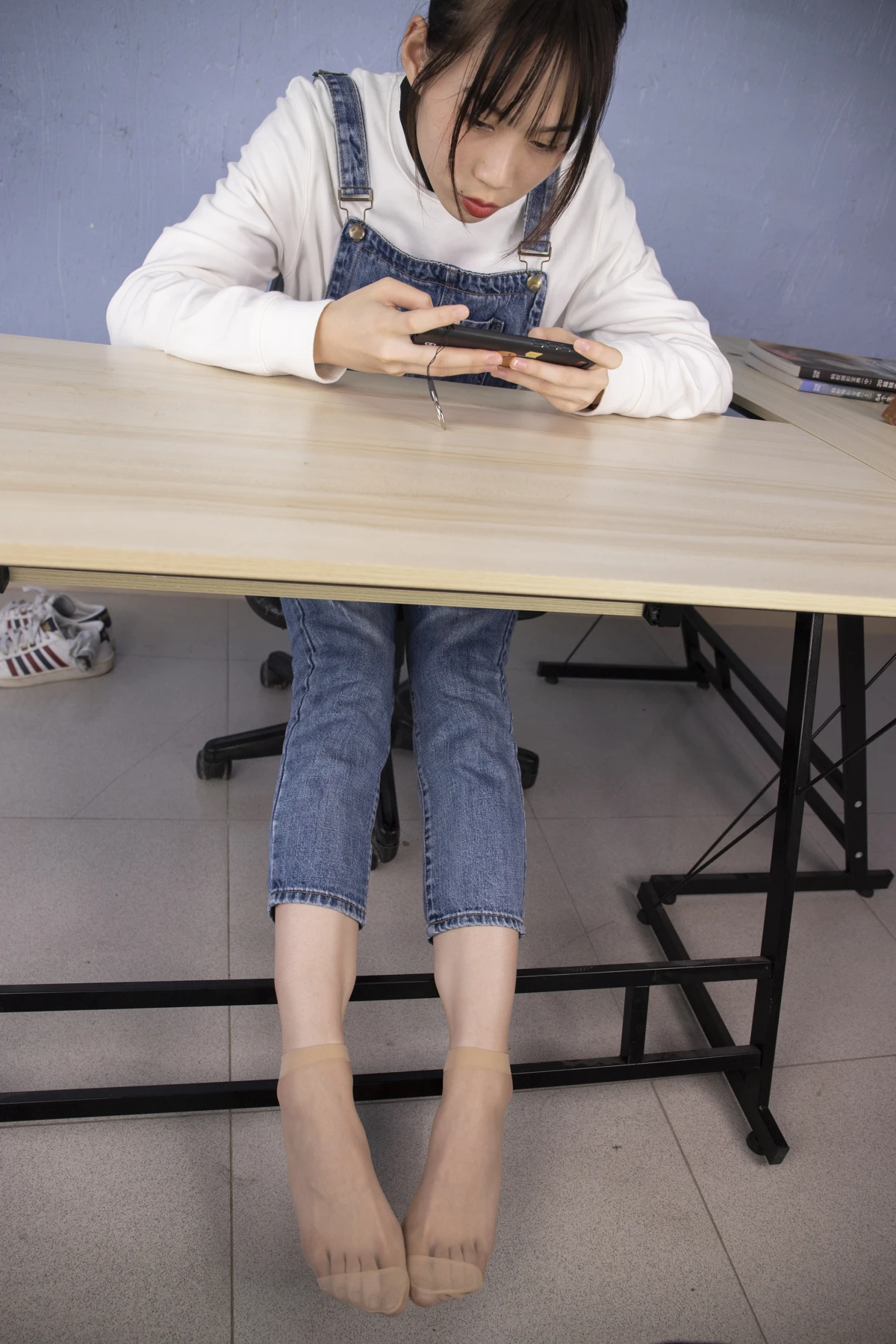 [Mzsock] NO.033 Beauty Xiaoyun shows off her beautiful feet in the office, her big feet are so beautiful Southern football skills#[107P]-88